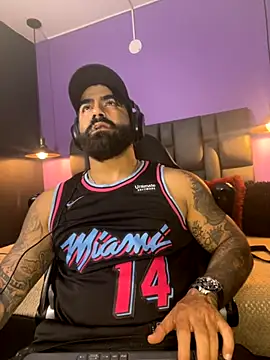 Snapshot of Lyon_vach chatting on October 15, 10:10 pm Lyon vach online show from October 15, 10:10 pm