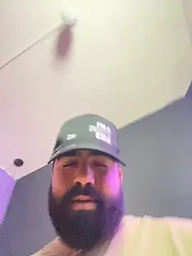 Snapshot of Lyon_vach chatting on October 21, 1:01 pm Lyon vach online show from October 21, 1:01 pm