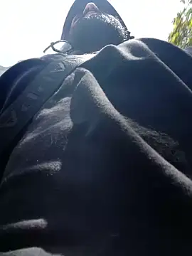 Snapshot of Lyon_vach chatting on October 25, 4:24 pm Lyon vach online show from October 25, 4:24 pm