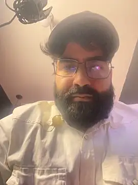 Snapshot of Lyon_vach chatting on October 31, 1:01 pm Lyon vach online show from October 31, 1:01 pm