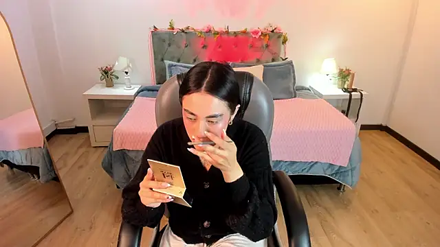 Icysweetcam online show from May 13, 11:18 am