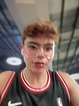 Snapshot of PRINCE_STEV chatting on March 15, 11:39 pm PRINCE STEV online show from March 15, 11:39 pm