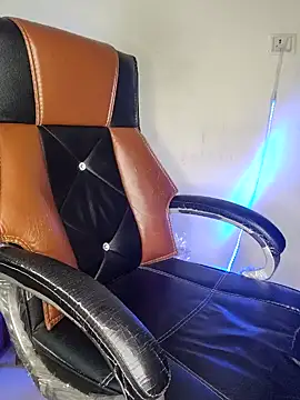 Snapshot of Black-Pearll chatting on February 12, 3:16 pm Black-Pearll online show from February 12, 3:16 pm