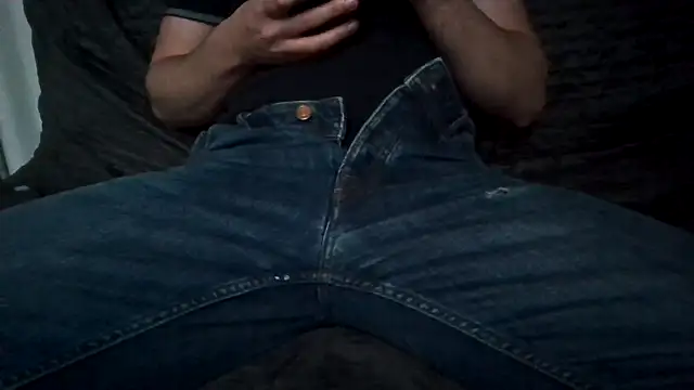 pierre92000a online show from April 3, 6:17 pm