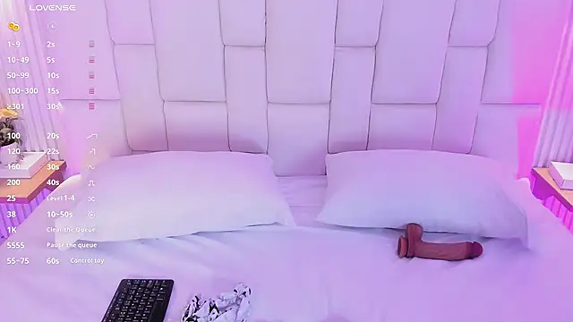 Snapshot of NanaOsaky chatting on March 28, 12:05 pm NanaOsaky online show from March 28, 12:05 pm