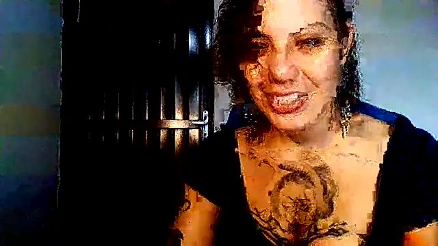 Snapshot of Submersidollx chatting on April 26, 1:31 pm Submersidollx online show from April 26, 1:31 pm