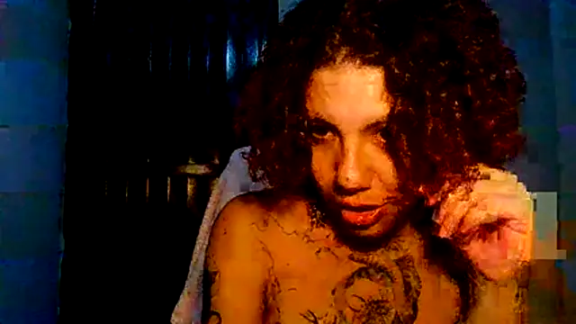 Snapshot of Submersidollx chatting on May 13, 11:55 pm Submersidollx online show from May 13, 11:55 pm