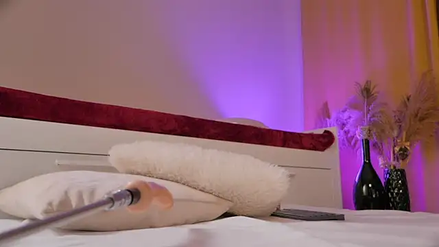 Snapshot of squirt_mallorie chatting on February 22, 1:40 am squirt mallorie online show from February 22, 1:40 am