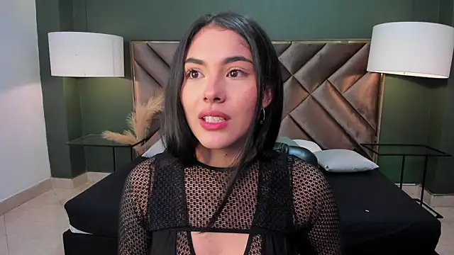 Snapshot of Mia_Elowen chatting on February 26, 10:09 pm Mia Elowen online show from February 26, 10:09 pm