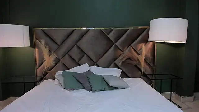 Snapshot of Mia_Elowen chatting on March 10, 10:34 pm Mia Elowen online show from March 10, 10:34 pm