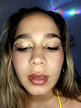 LaurenWelly  online show from January 17, 12:31 am