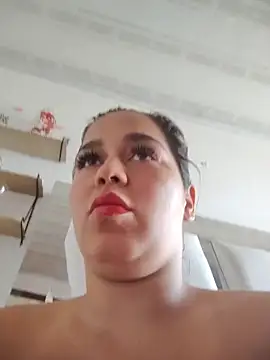 LaurenWelly  online show from February 11, 9:31 pm