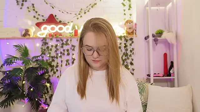 MonicaAsis online show from February 19, 6:15 pm