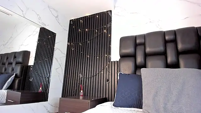 AuroraBon online show from November 12, 3:01 pm