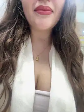 Elinatiranda online show from March 13, 1:45 am