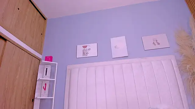 Paula-Brown1 online show from October 6, 7:00 pm