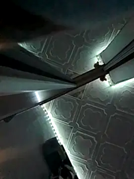 Rowena Vonnie online show from December 5, 5:38 am