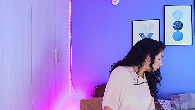 Snapshot of candyy_bella chatting on January 16, 9:19 pm candyy bella online show from January 16, 9:19 pm