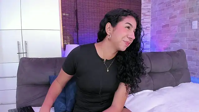 Snapshot of candyy_bella chatting on January 31, 3:00 pm candyy bella online show from January 31, 3:00 pm