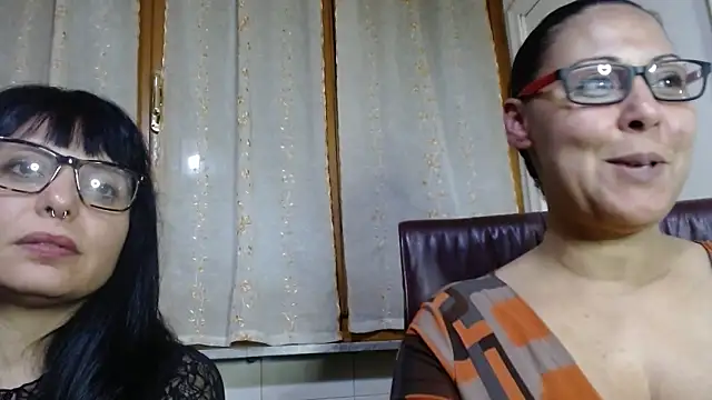 Foxlady2271 online show from February 22, 9:13 pm