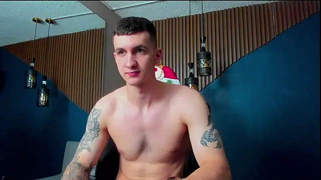 Snapshot of JacksonOlsenn chatting on January 13, 12:02 pm JacksonOlsenn online show from January 13, 12:02 pm