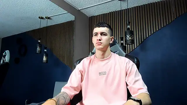 Snapshot of JacksonOlsenn chatting on January 14, 11:42 am JacksonOlsenn online show from January 14, 11:42 am