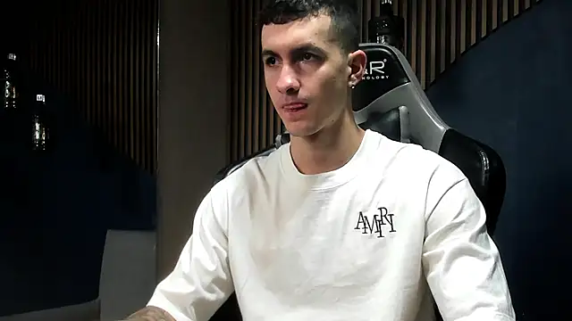 Snapshot of JacksonOlsenn chatting on January 16, 11:58 am JacksonOlsenn online show from January 16, 11:58 am