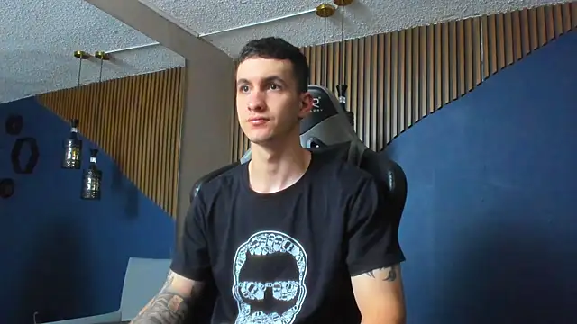 Snapshot of JacksonOlsenn chatting on January 20, 12:28 pm JacksonOlsenn online show from January 20, 12:28 pm