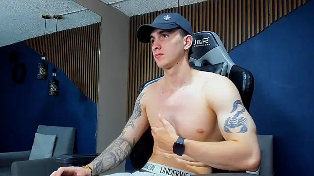 Snapshot of JacksonOlsenn chatting on January 26, 3:36 pm JacksonOlsenn online show from January 26, 3:36 pm