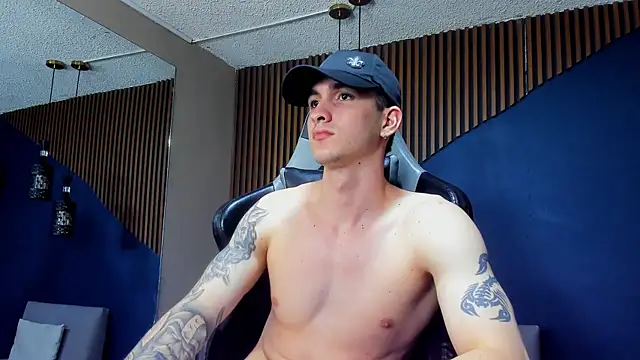 Snapshot of JacksonOlsenn chatting on January 26, 6:37 pm JacksonOlsenn online show from January 26, 6:37 pm