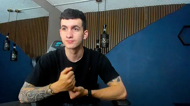 Snapshot of JacksonOlsenn chatting on January 27, 6:20 pm JacksonOlsenn online show from January 27, 6:20 pm