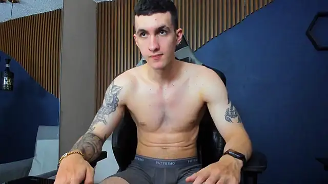 Snapshot of JacksonOlsenn chatting on February 7, 3:19 pm JacksonOlsenn online show from February 7, 3:19 pm