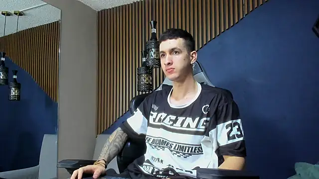 Snapshot of JacksonOlsenn chatting on February 9, 12:08 pm JacksonOlsenn online show from February 9, 12:08 pm