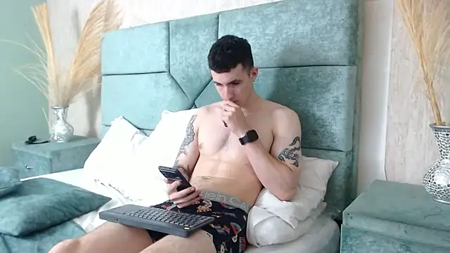 Snapshot of JacksonOlsenn chatting on February 11, 3:18 pm JacksonOlsenn online show from February 11, 3:18 pm