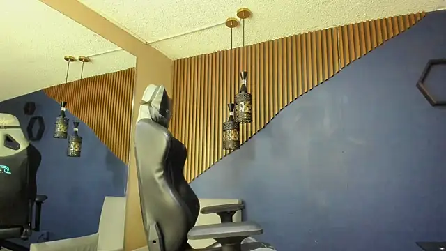 Snapshot of JacksonOlsenn chatting on February 14, 12:03 pm JacksonOlsenn online show from February 14, 12:03 pm