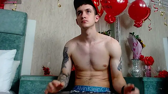 Snapshot of JacksonOlsenn chatting on February 16, 10:43 pm JacksonOlsenn online show from February 16, 10:43 pm