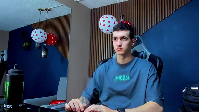 Snapshot of JacksonOlsenn chatting on February 18, 6:15 pm JacksonOlsenn online show from February 18, 6:15 pm