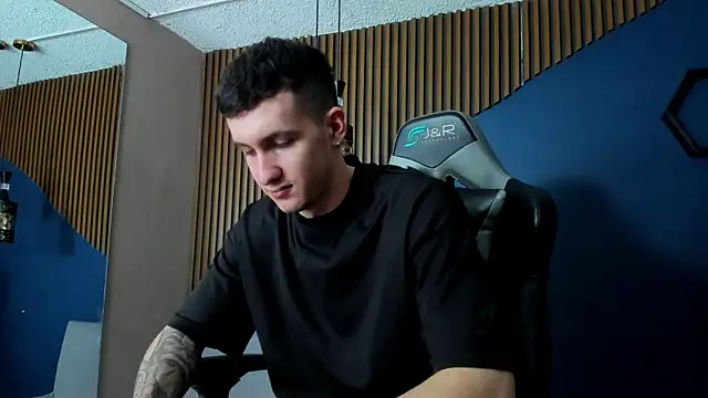 Snapshot of JacksonOlsenn chatting on February 26, 2:57 pm JacksonOlsenn online show from February 26, 2:57 pm