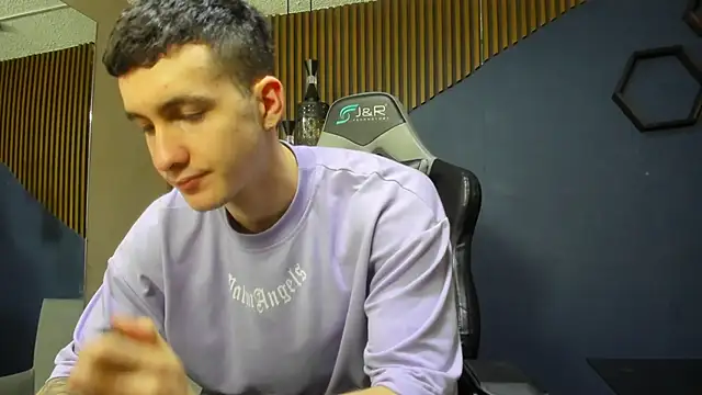 Snapshot of JacksonOlsenn chatting on March 4, 1:38 pm JacksonOlsenn online show from March 4, 1:38 pm