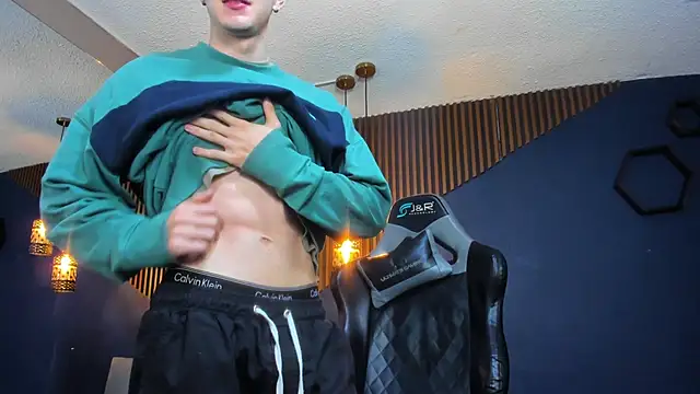 Snapshot of JacksonOlsenn chatting on March 11, 12:17 pm JacksonOlsenn online show from March 11, 12:17 pm