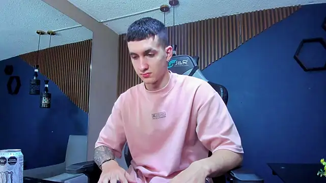 Snapshot of JacksonOlsenn chatting on March 13, 12:02 pm JacksonOlsenn online show from March 13, 12:02 pm