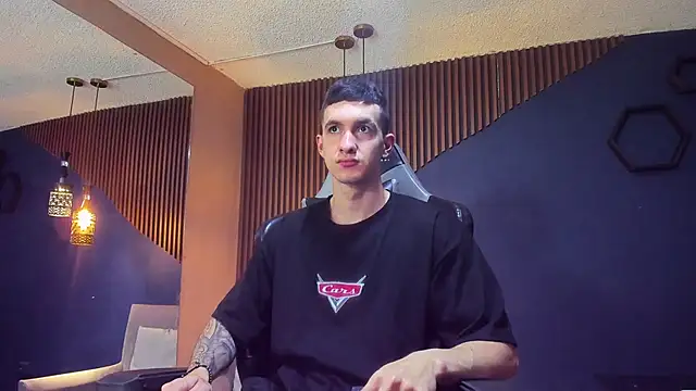 Snapshot of JacksonOlsenn chatting on March 18, 1:31 pm JacksonOlsenn online show from March 18, 1:31 pm