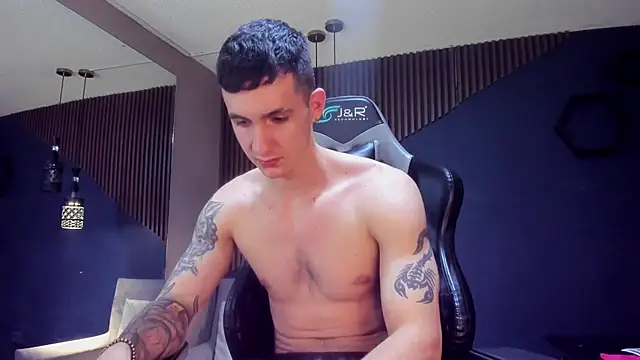 Snapshot of JacksonOlsenn chatting on March 18, 7:42 pm JacksonOlsenn online show from March 18, 7:42 pm