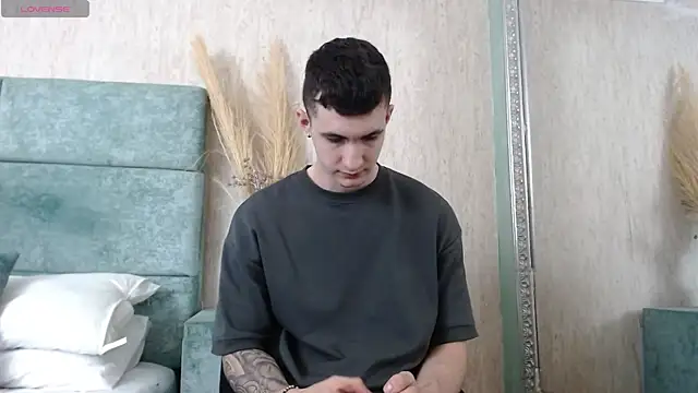 Snapshot of JacksonOlsenn chatting on March 20, 3:45 am JacksonOlsenn online show from March 20, 3:45 am