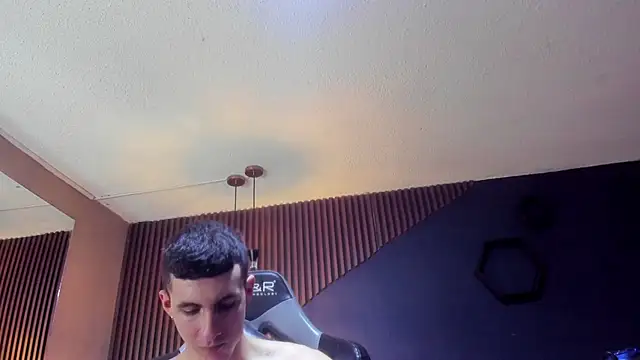 Snapshot of JacksonOlsenn chatting on March 21, 6:18 pm JacksonOlsenn online show from March 21, 6:18 pm