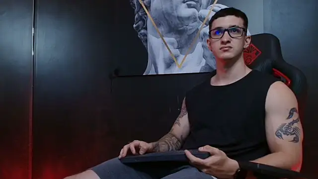 Snapshot of JacksonOlsenn chatting on September 24, 8:23 pm JacksonOlsenn online show from September 24, 8:23 pm