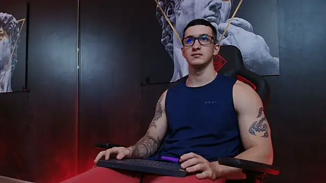 Snapshot of JacksonOlsenn chatting on October 6, 8:39 pm JacksonOlsenn online show from October 6, 8:39 pm