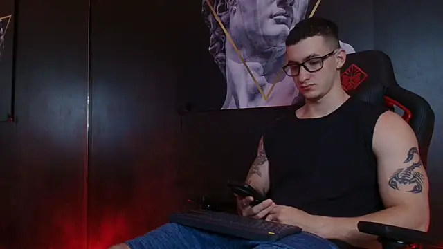 Snapshot of JacksonOlsenn chatting on October 17, 8:55 pm JacksonOlsenn online show from October 17, 8:55 pm