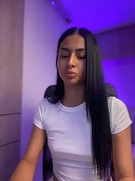 maddy bronw  online show from January 11, 12:22 am