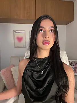 maddy bronw  online show from May 16, 11:57 pm